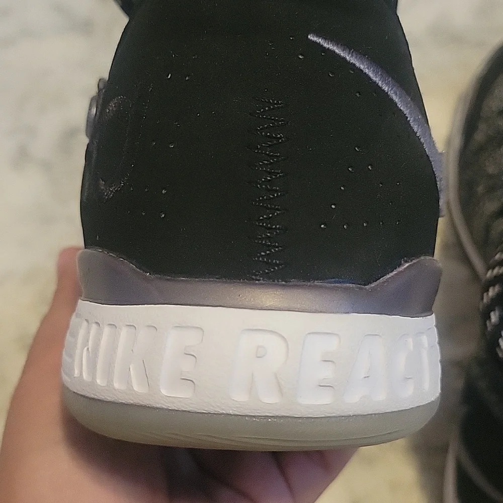 Nike KD11 Flyknit Basketball Shoes - Picture 10 of 15